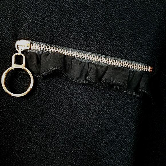 Women Jennie Marlis Black Top Blouse M Zip Ruffle Boxy Career Going Out NEW - Picture 3 of 9